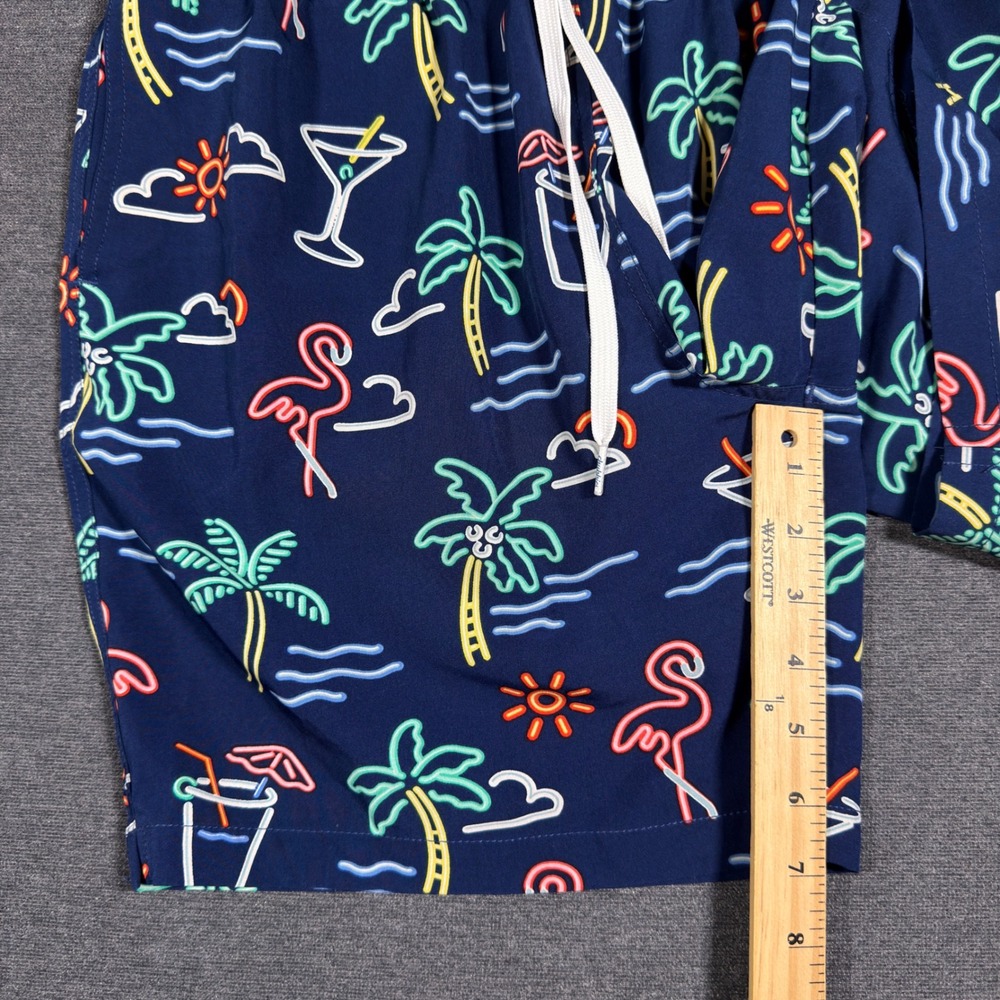 Chubbies Swim Trunks Mens Large Navy Neon Flamingo Palm Tree Tropical 7" Inseam - Picture 6 of 8